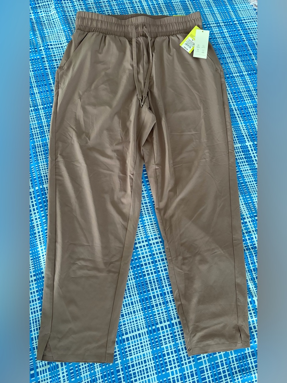 NWT!  All In Motion Women's Active Light High-Rise Taper Pants - medium